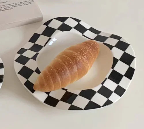 Ceramic Plate Dot Stripe Irregular Wave Shape