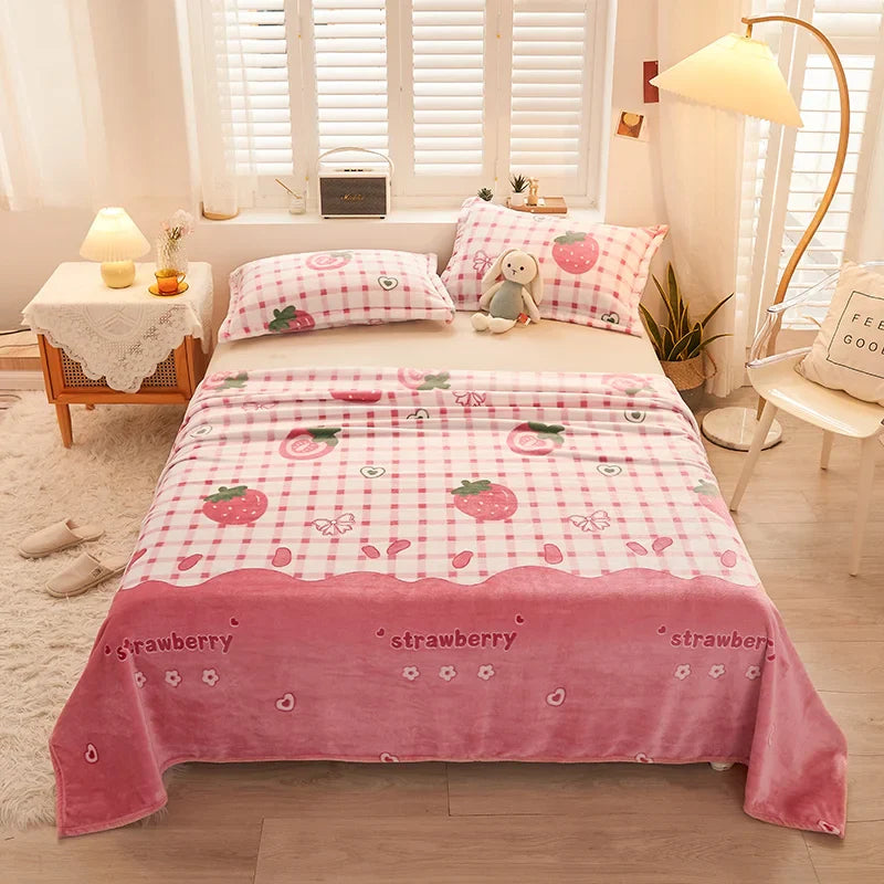 Girls Cartoon Strawberry Flannel Blanket, Warm Bedspread Sheet, Fuzzy Soft Fleece Plush Blankets for Bed Sofa Nap Shawl Blankets