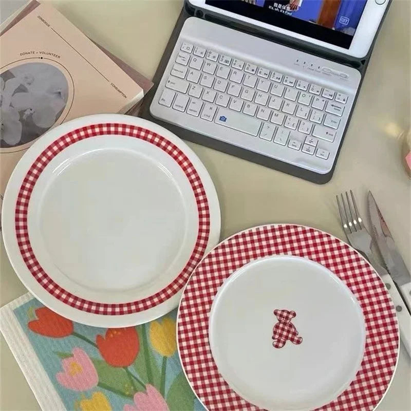 High Beauty Plate Vintage French Red Checkered Plate Cute Ceramic Round Plate