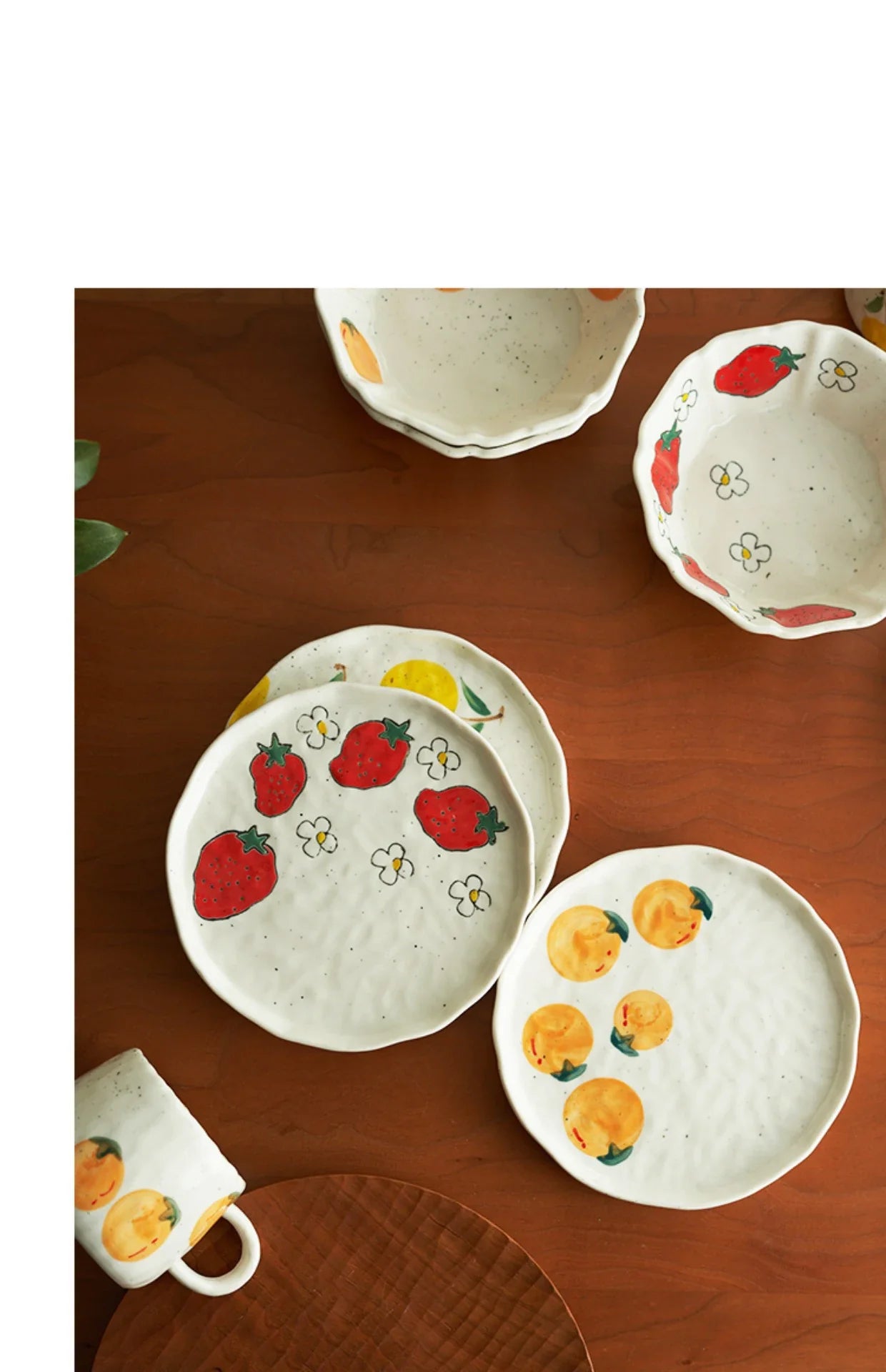 Hand-painted Fruit Pattern Ceramic Plate