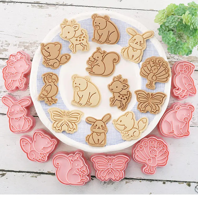 Cookie Cutters Plastic 3D Cute Cartoon Pressable Biscuit Mold Cookie Stamp Kitchen Baking Pastry Bakeware 8 Pcs/set