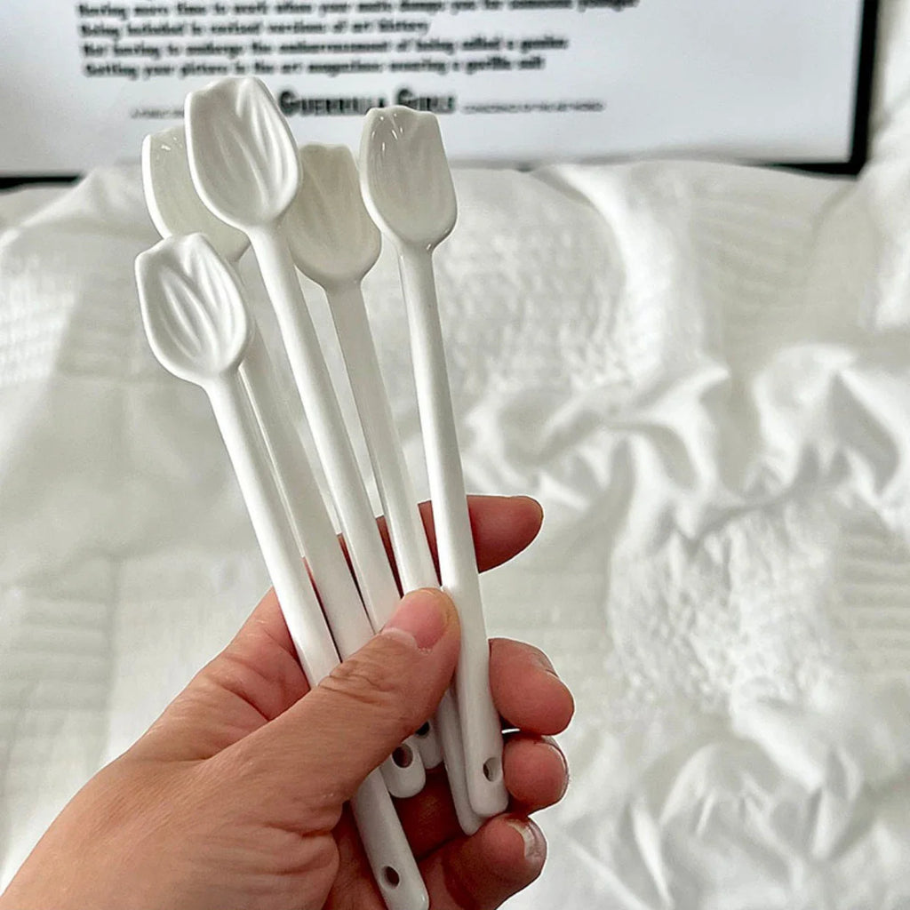 Porcelain White Tulips Mixing Stirrers Floral Shaped Sauce Spoon for Stirring Teaspoon