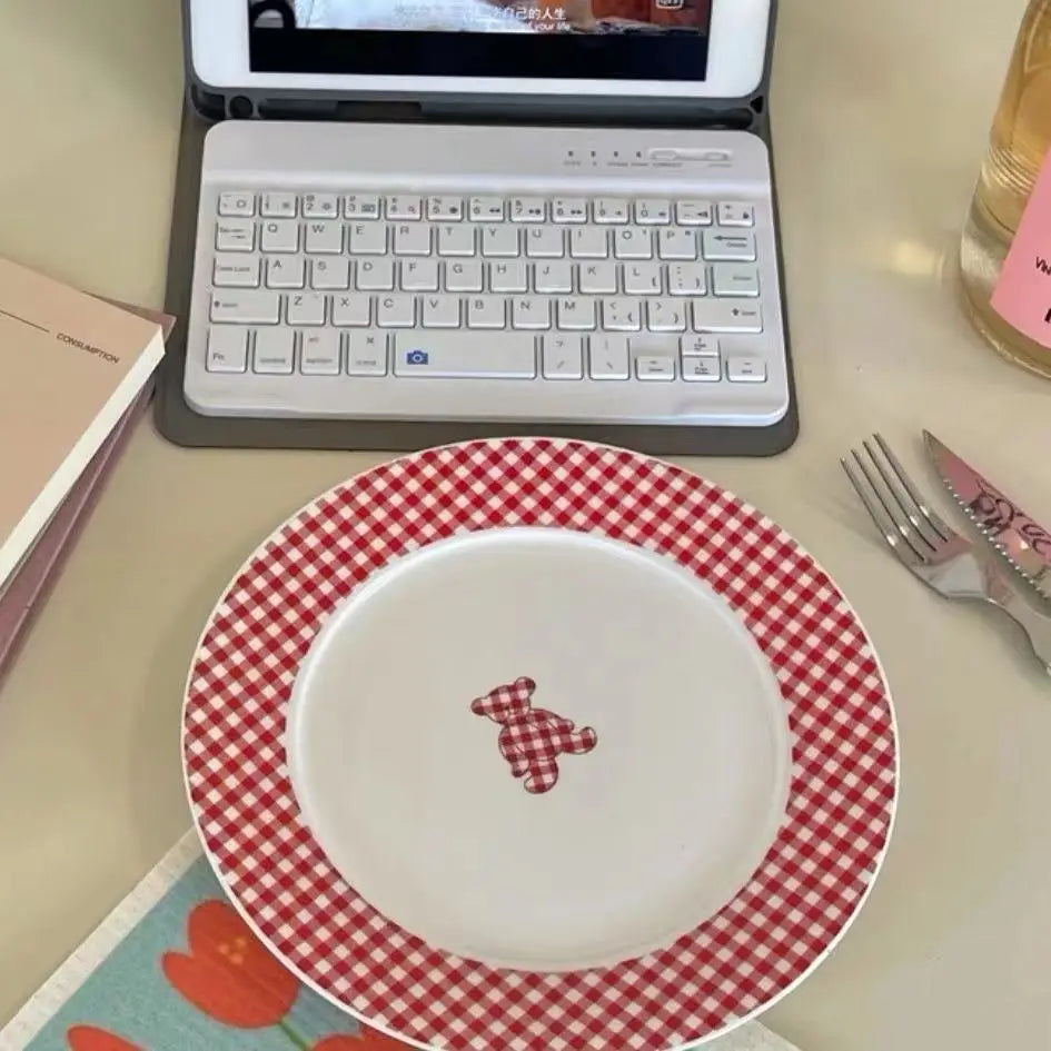 High Beauty Plate Vintage French Red Checkered Plate Cute Ceramic Round Plate