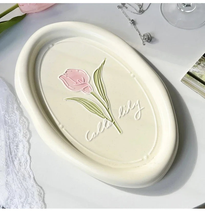 French Retro Relief Tulip Ceramic Jewelry Tray Exquisite High-value Jewelry Plate Light Luxury Dessert Plate Photo Display Dish