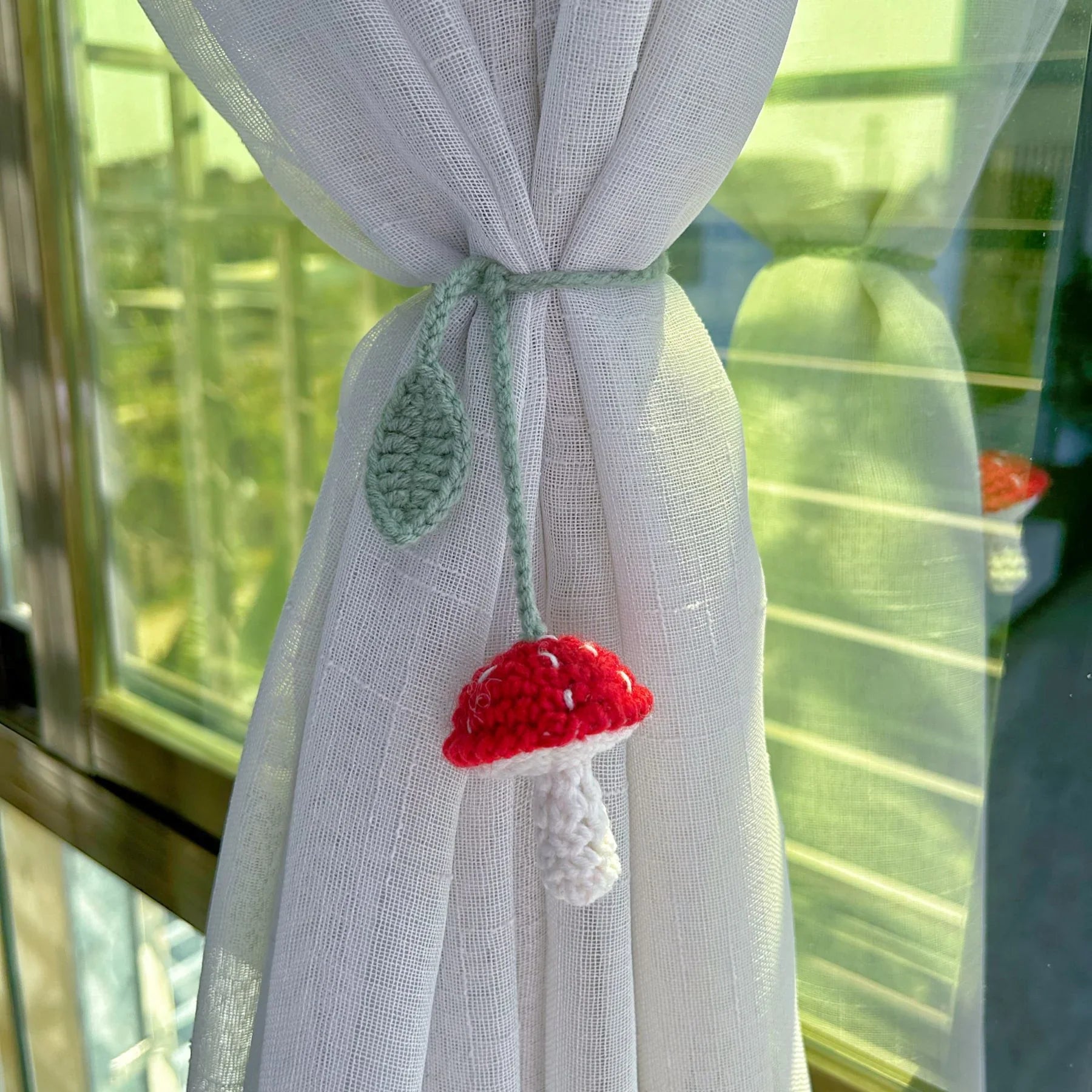 Cute Knitted Strawberry Pendant Knitting Flower Bag Pendant Creative Crochet Flower Curtain Tie Decor