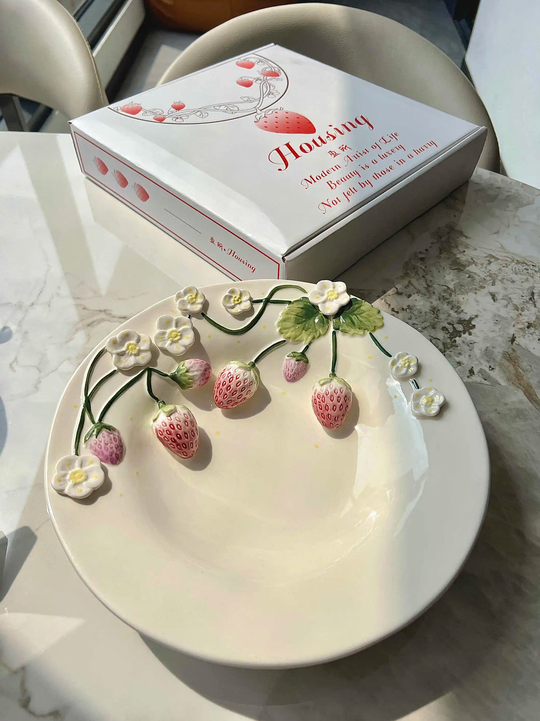 Strawberry Design Light Luxury Plates