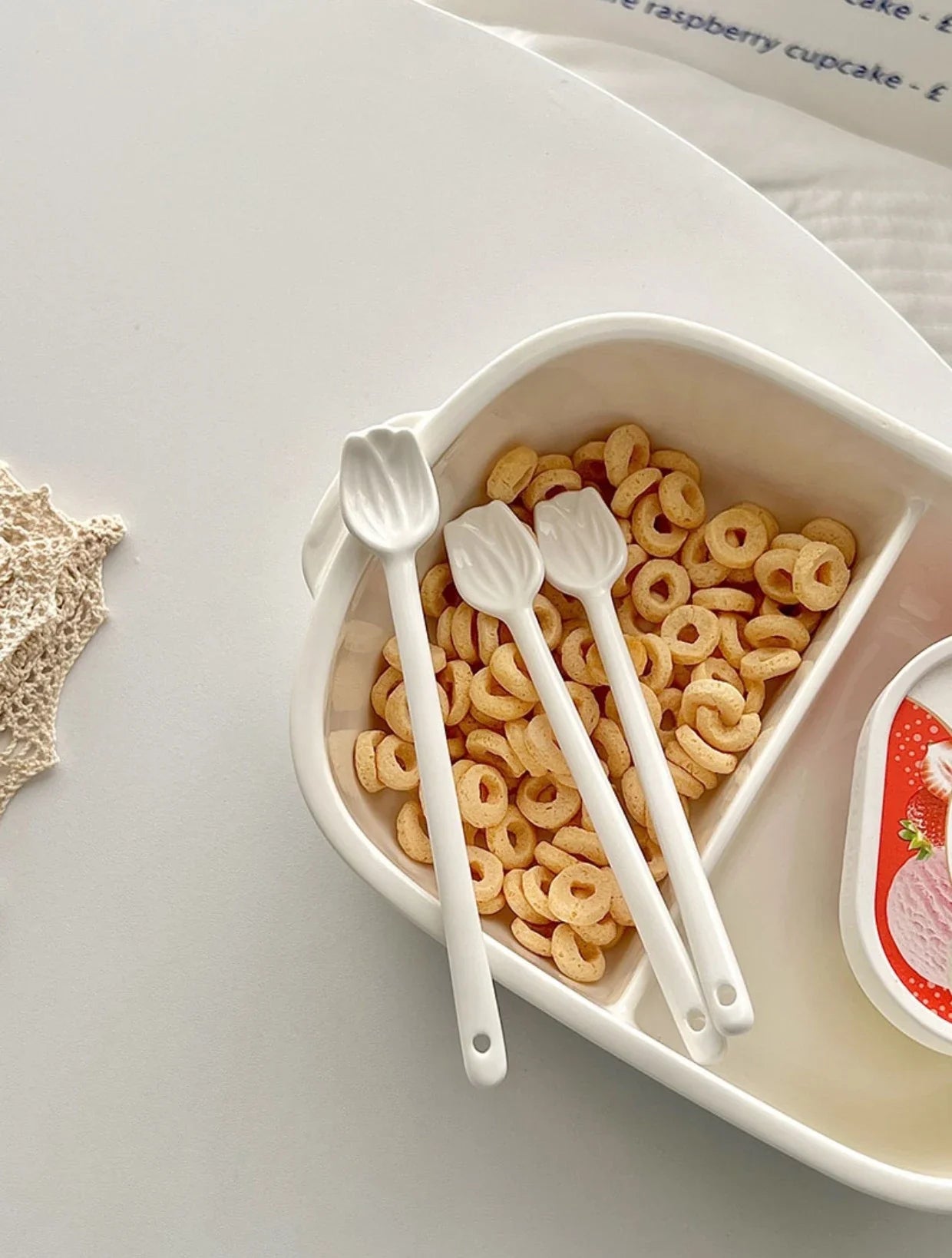 Porcelain White Tulips Mixing Stirrers Floral Shaped Sauce Spoon for Stirring Teaspoon